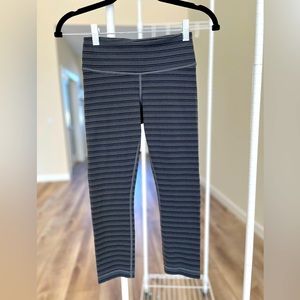 🔥 lululemon cropped leggings size 2 EUC